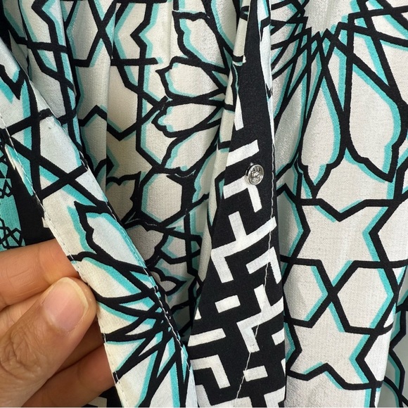 Yumi Kim Black and Teal Geometric 100% Silk Wrap Dress Size Medium - Picture 12 of 16